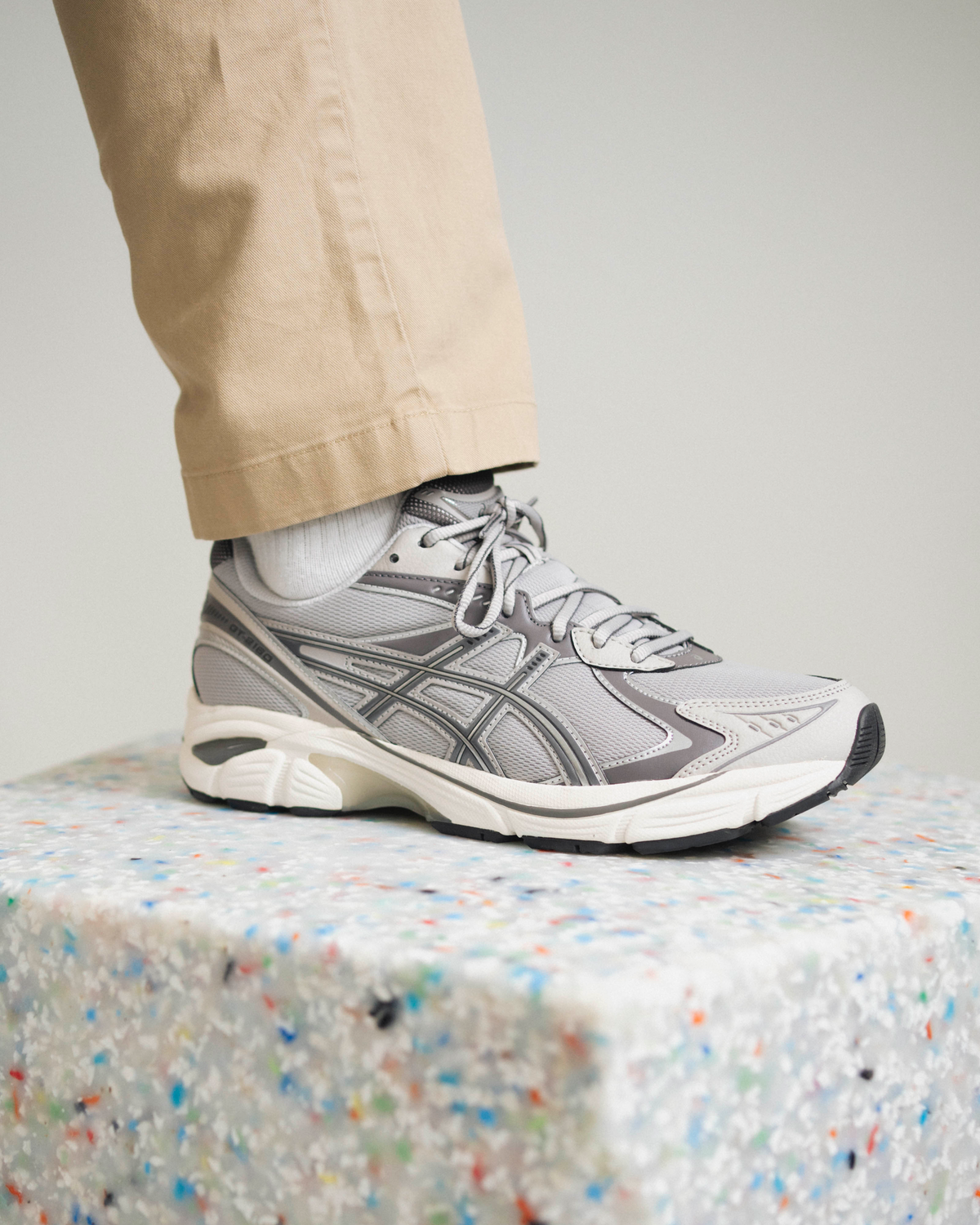 GT-2160 - Oyster Grey/Carbon GT-2160 - Oyster Grey/Carbon