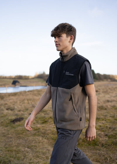 Halo Blocked Fleece Vest - Morel - Munk Store