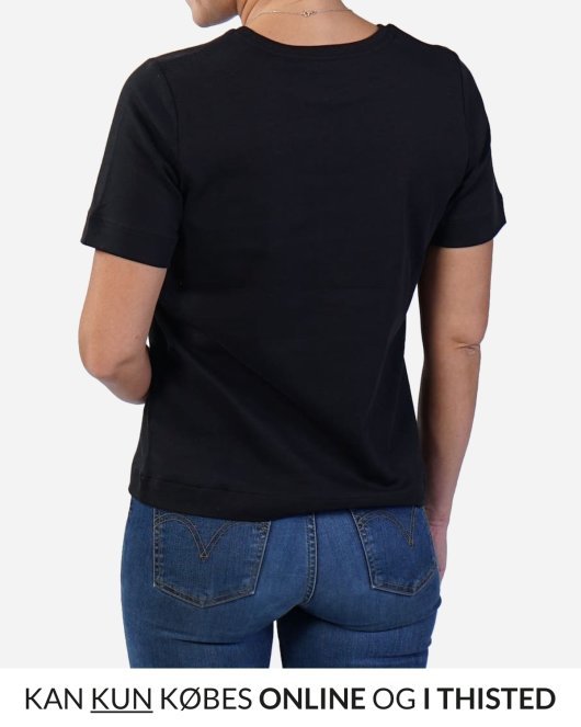 Ly Tee - Women - Black - Munk Store