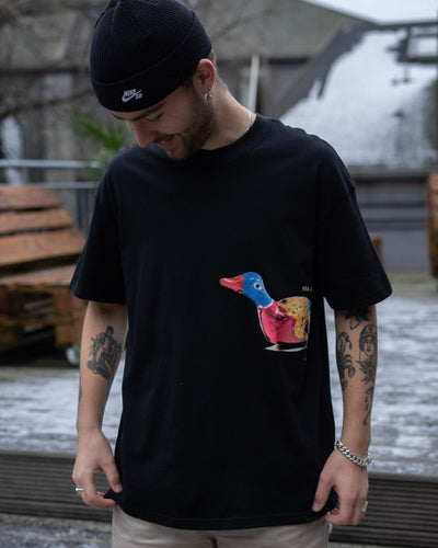 M NK SB Tee Duck - Black - Munk Store