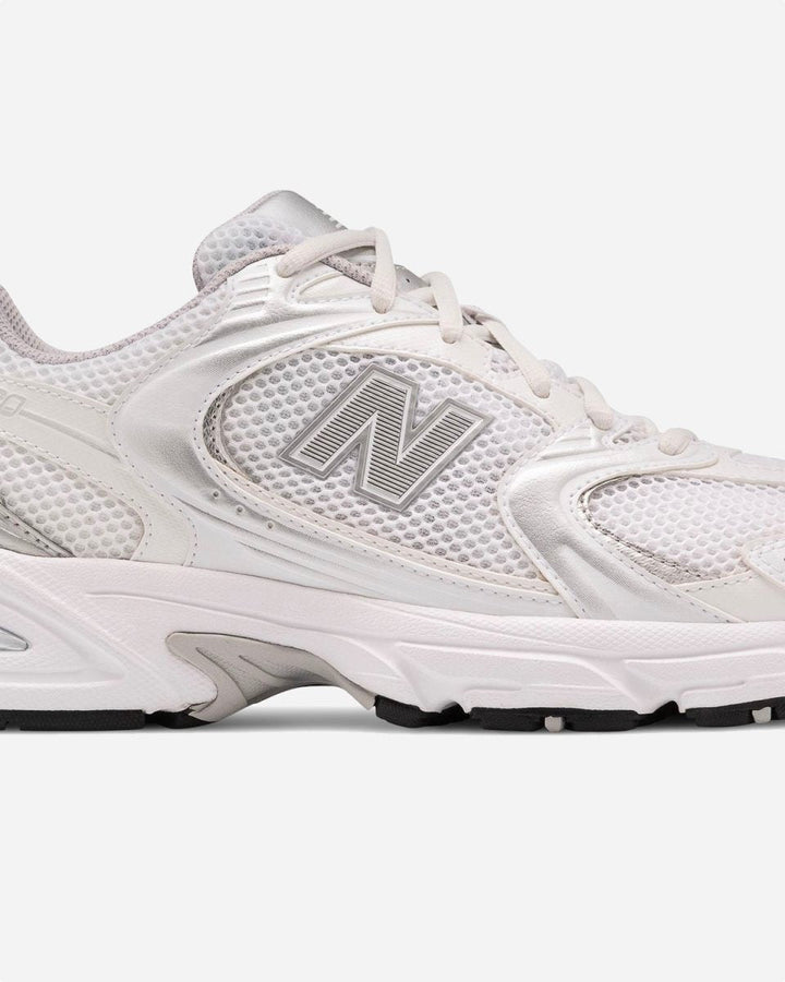 MR530AD - White/Silver Metallic
